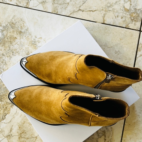 Pull&Bear suede western ankle boots in tan - Picture 4 of 5